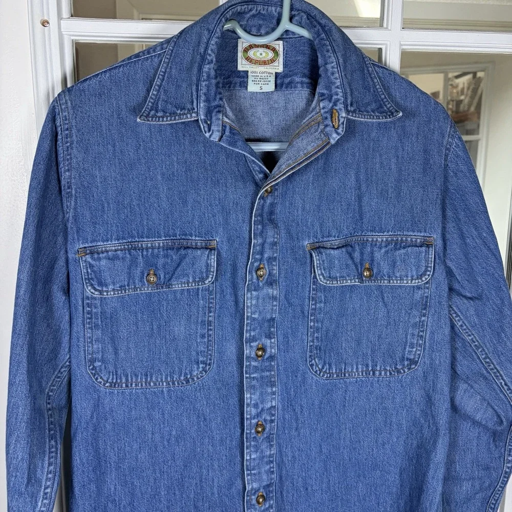 Vintage Banana Republic Denim Shirt Size Small USA 100% Cotton Workwear Button